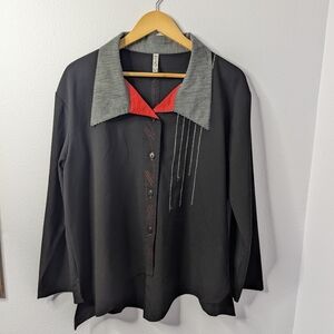 Xiao‎ Artsy Button Front Blouse L, Asymmetrical Hem, Contrast Collar, Red Stitch